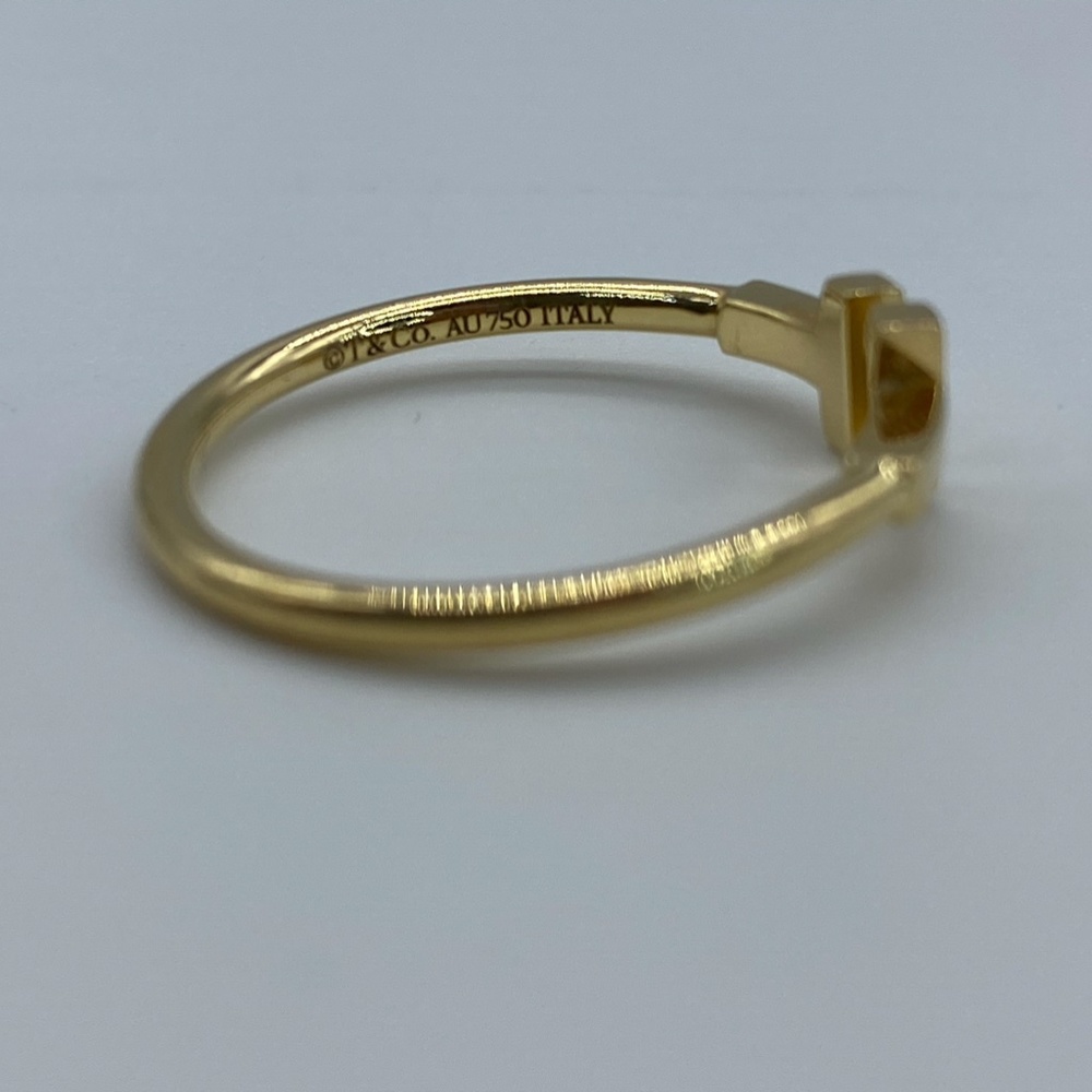 Tiffany T Wire Ring in 18k Gold - Picture 4 of 12